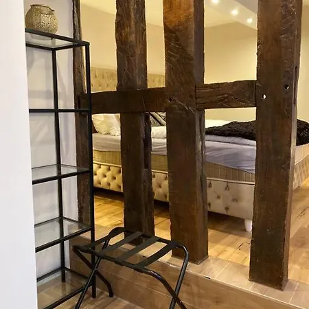 Apartment Downtown No 4 *